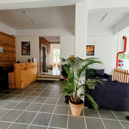 פונה Ornate Service Apartments מראה חיצוני תמונה