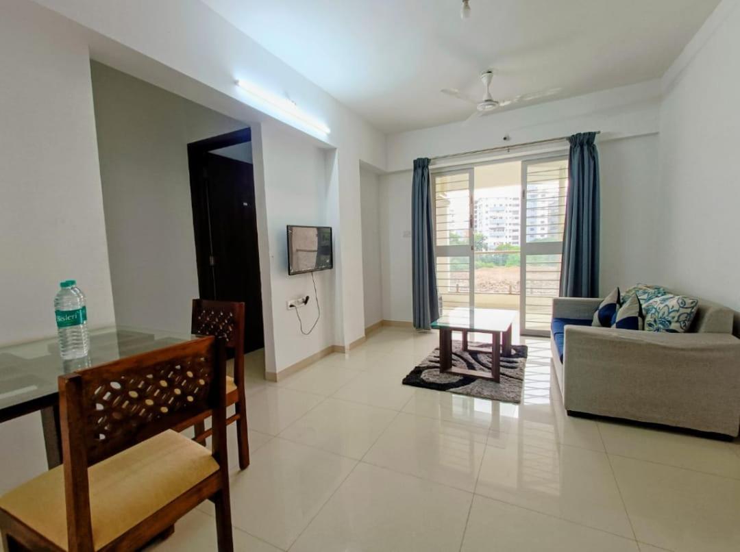 פונה Ornate Service Apartments מראה חיצוני תמונה