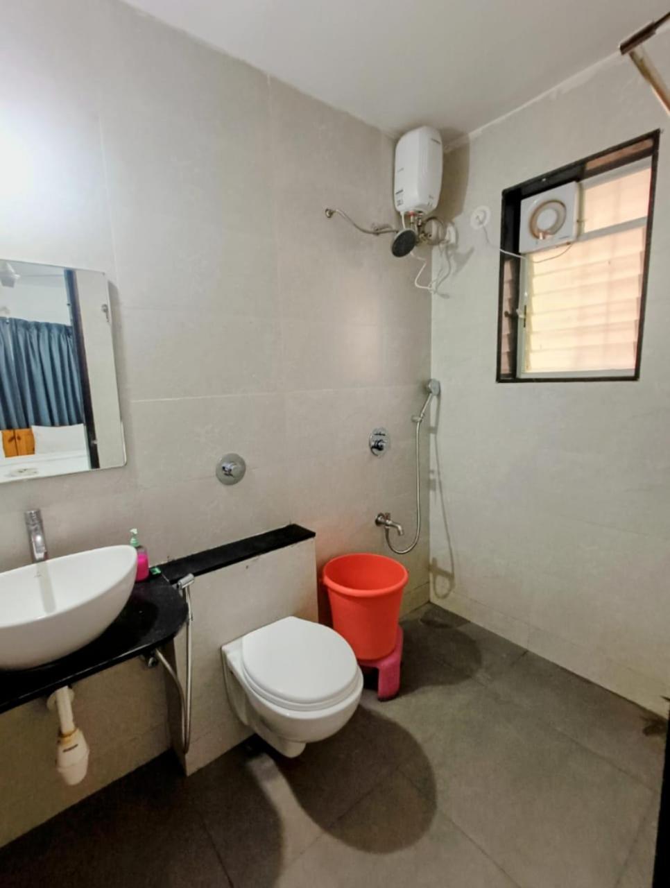 פונה Ornate Service Apartments מראה חיצוני תמונה